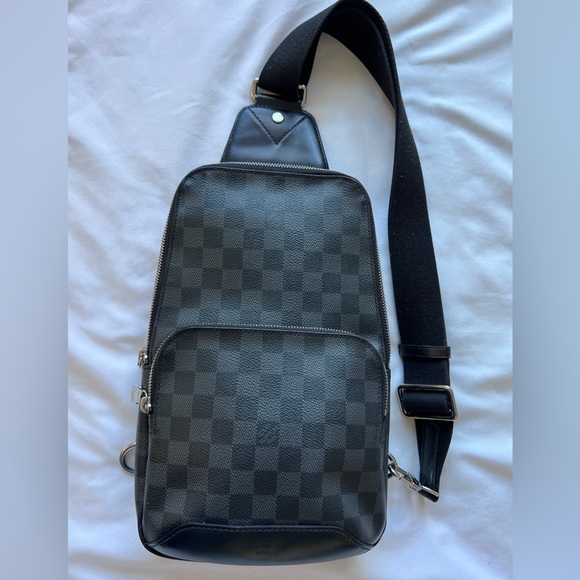 LOUIS VUITTON SLINGER MONOGRAM